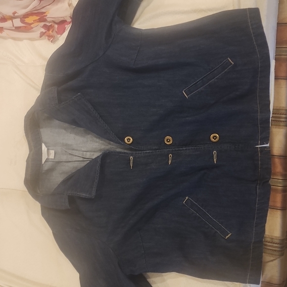 Denim jacket with bell sleeves - Picture 2 of 5